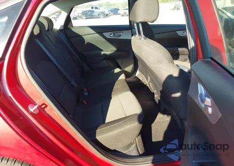 2024 Kia Forte Lxs z USA, uszkodzony, nr VIN 3KPF24ADXRE804128